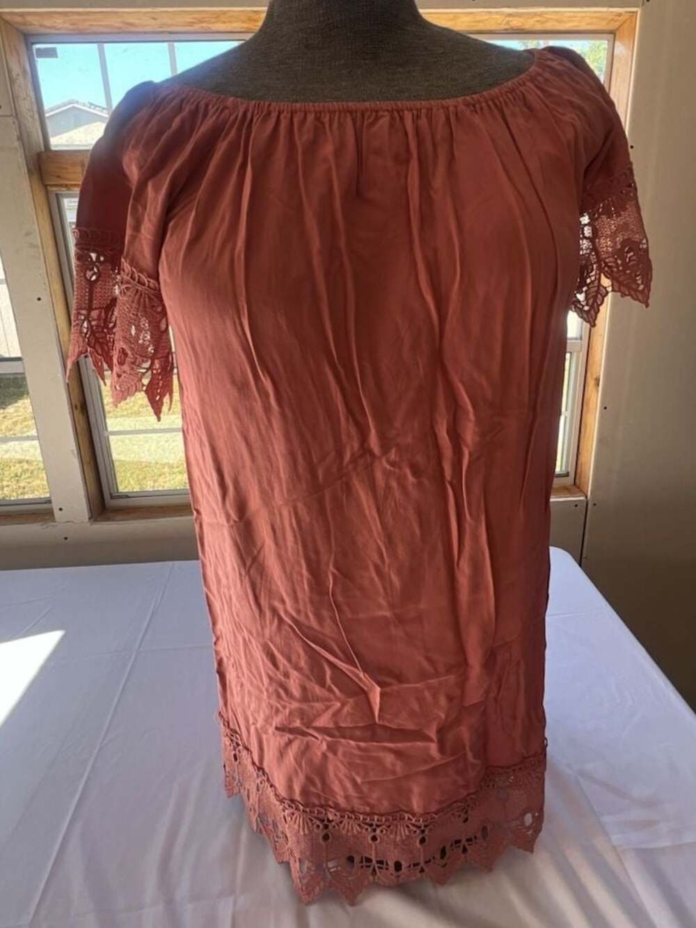 NWT Iris Basic Off-the-Shoulder Lace Trim Dress Size 2XL